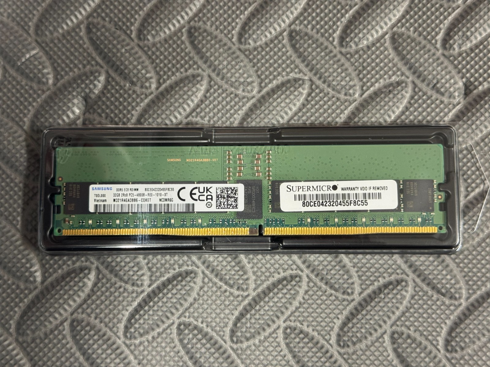 Samsung 32GB DDR5 EC8 REG Server Memory RAM PC5-4800B M321R4GA3BB6-CQKET Samsung 32GB DDR5 EC8 REG Server Memory RAM PC5-4800B M321R4GA3BB6-CQKET