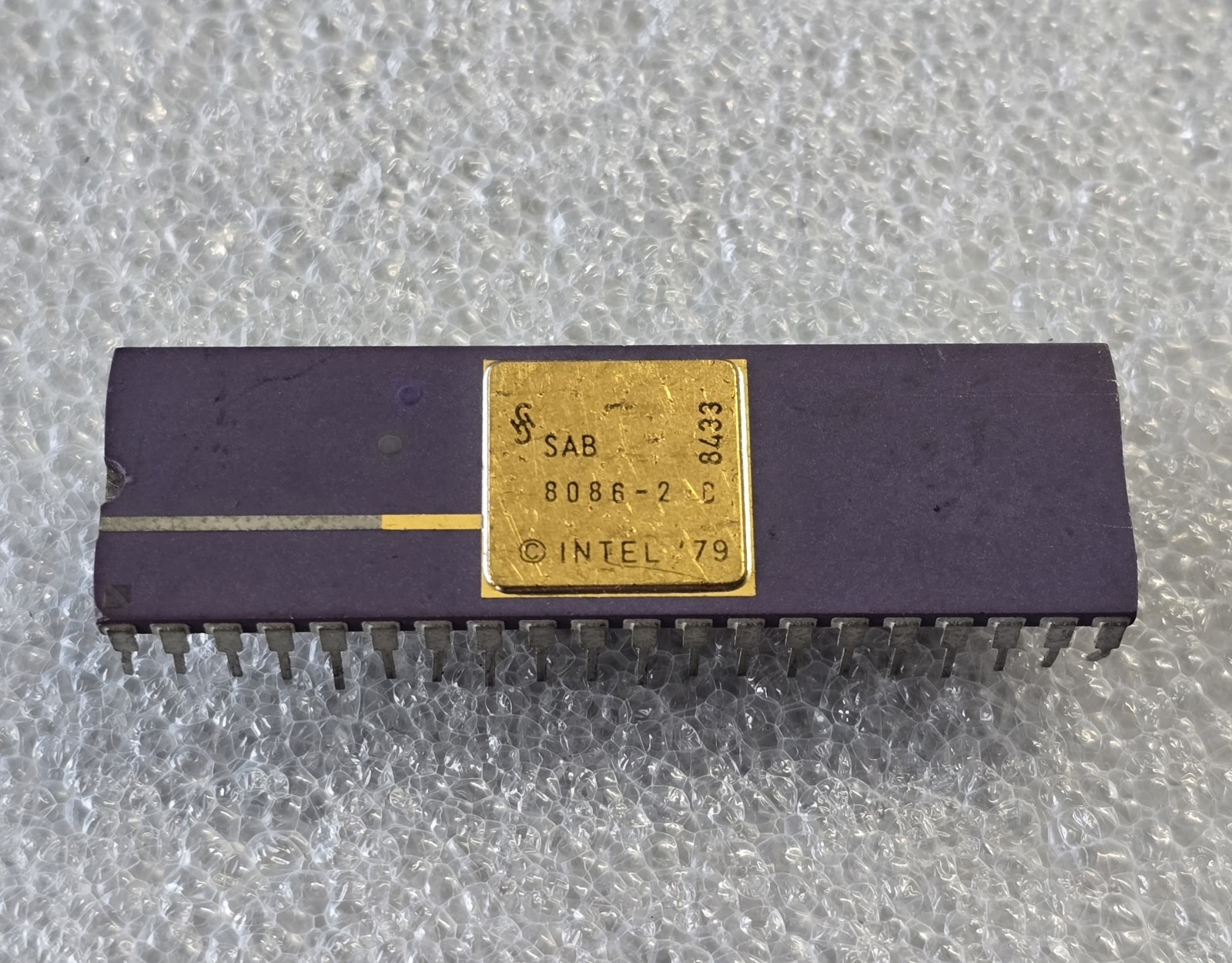 Vintage, Intel 8086 CPU, 1979, Rare Collectible Microprocessor, Purple Ceramic Vintage, Intel 8086 CPU, 1979, Rare Collectible Microprocessor, Purple Ceramic