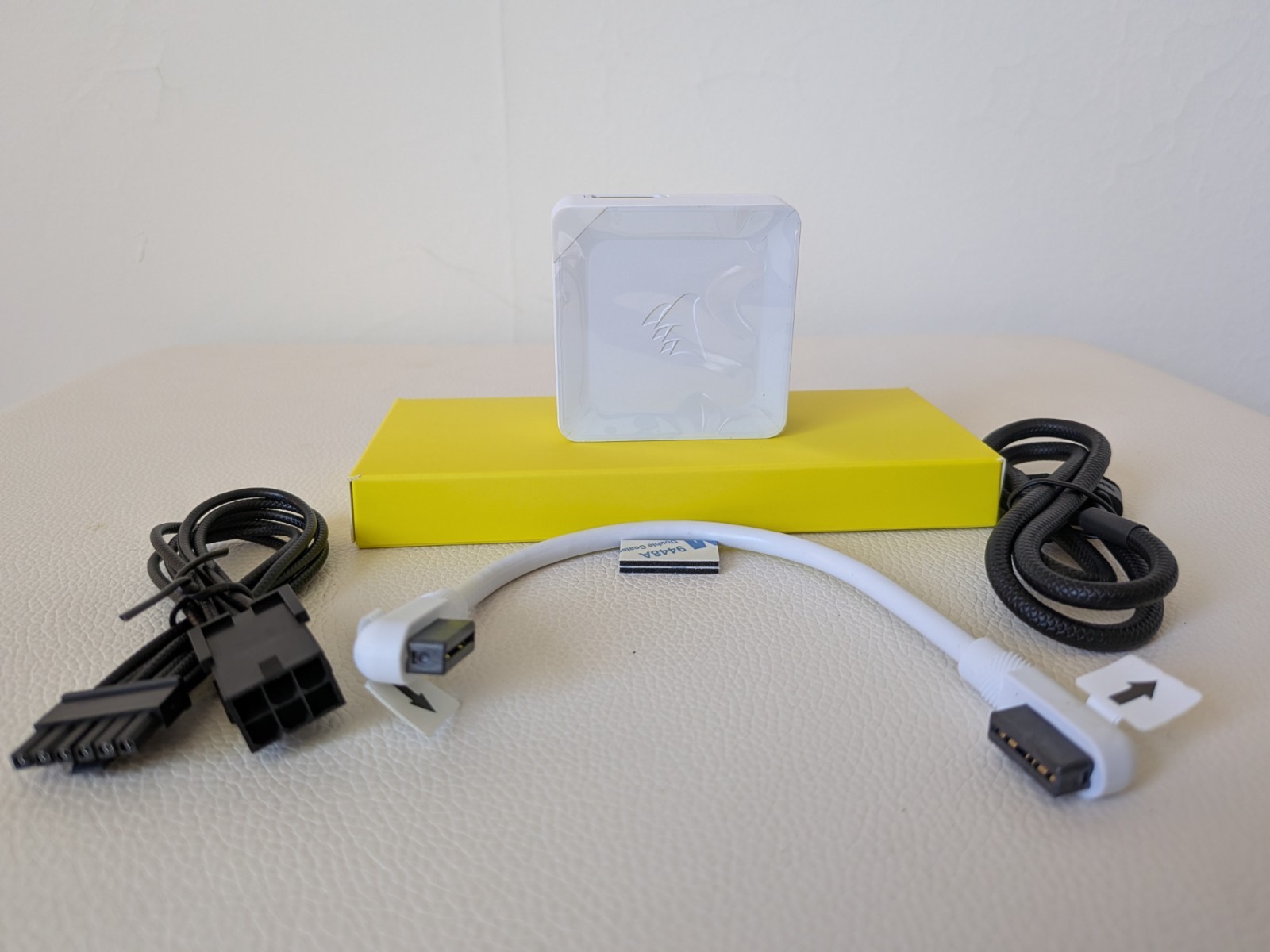 CORSAIR iCUE Link System Hub White With Cables Open Box Never Used CORSAIR iCUE Link System Hub White With Cables Open Box Never Used