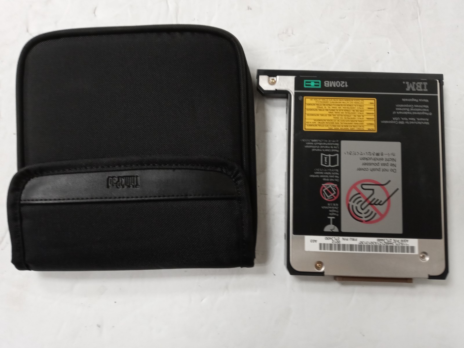 IBM 120MB Removable Disk Cartridge 27L3449/27L3450 (MODEL LKM-FC33-9) IBM 120MB Removable Disk Cartridge 27L3449/27L3450 (MODEL LKM-FC33-9)