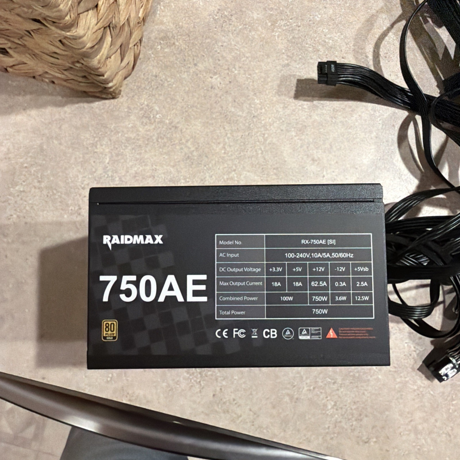 RAIDMAX 750AE/750W COMPUTER POWER SUPPLY RX-750AE(SI)
