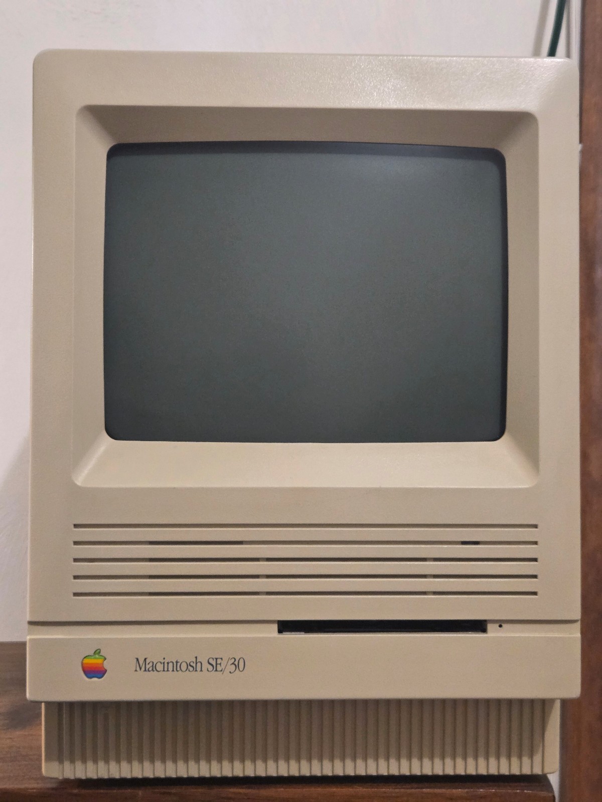 Vintage 1988 Apple MAC SE/30 Computer M5119 Logic, Analog & PSU Recapped
