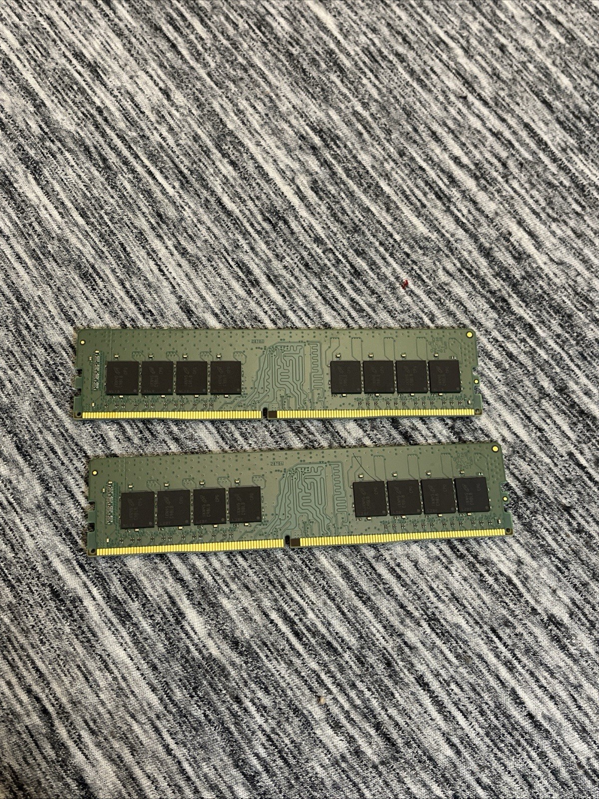 Crucial 32GB Desktop Memory Kit 2X 16GB 2666MHz DDR4 UDIMM CT16G4DFS8266