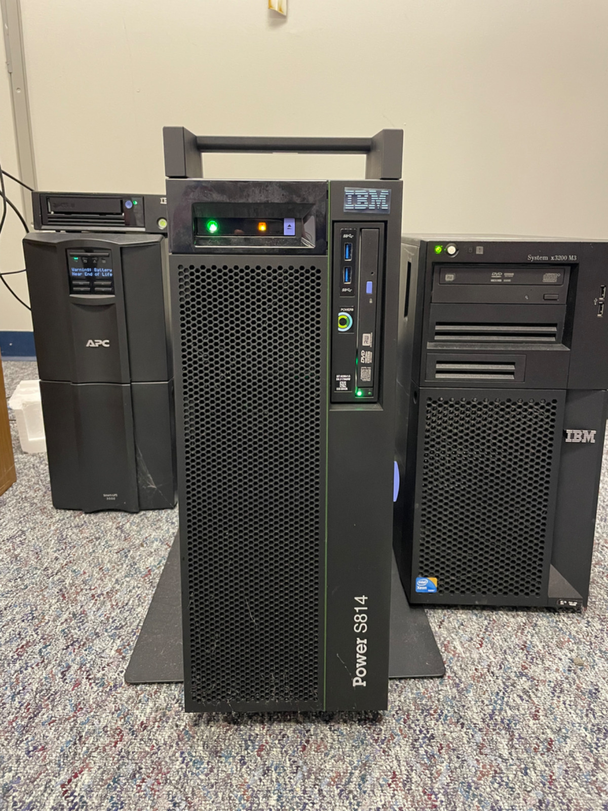 IBM AS400e, Tape Drive SAS LT05, & 5901 Controller, HMC Deskside C08 & APC 3000