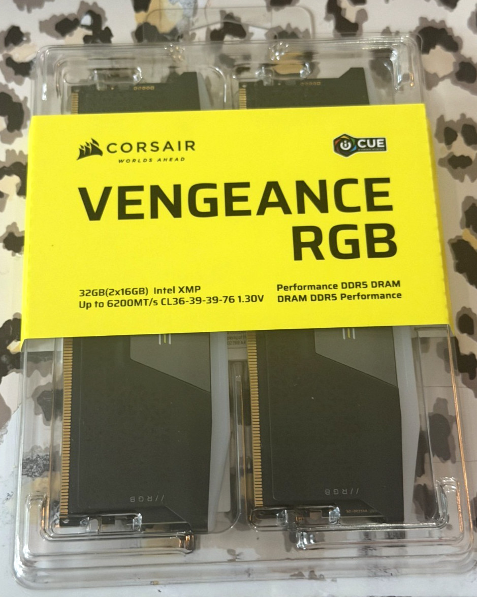 NEW IN BOX - Corsair Vengeance RGB 32gb (2x16gb) DDR6200 CL36 CMH32GX5M2B6200C3 NEW IN BOX - Corsair Vengeance RGB 32gb (2x16gb) DDR6200 CL36 CMH32GX5M2B6200C3