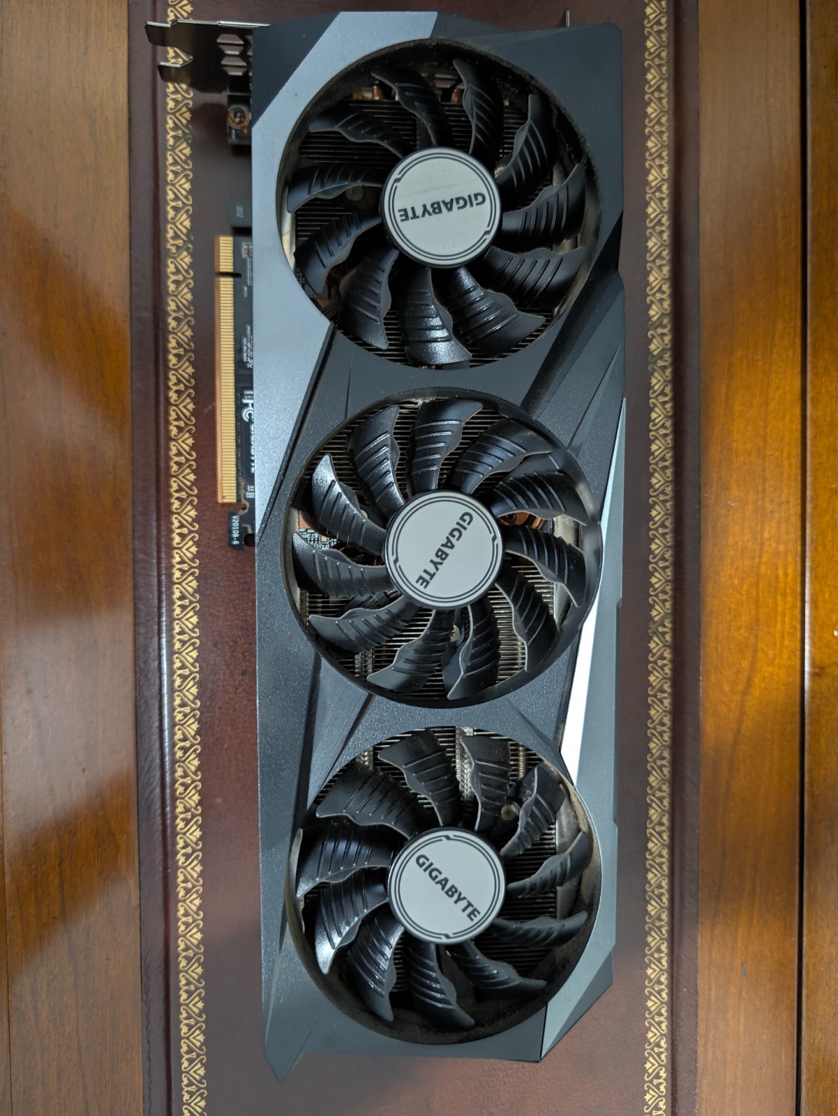 GIGABYTE AMD Radeon RX 6800 XT GAMING OC 16GB GDDR6 Graphic Card GIGABYTE AMD Radeon RX 6800 XT GAMING OC 16GB GDDR6 Graphic Card