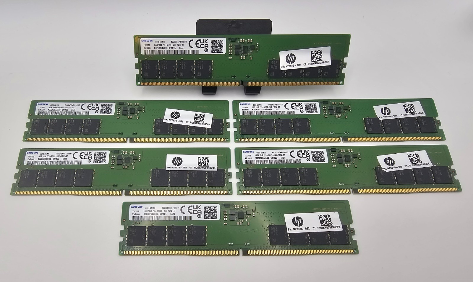 6 x Samsung RAM 16GB M323R2GA3EB0-CWMOL 1Rx8 PC5-5600b-UAO-1010-XT