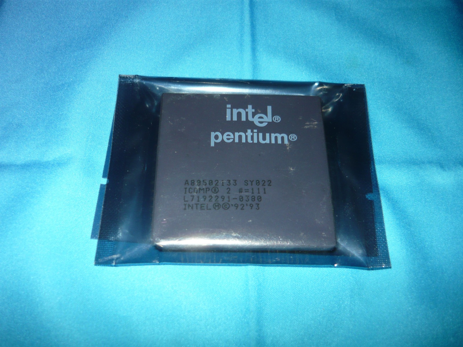 Vintage Intel Pentium 133 MHz Socket 7 CPU Processor A80502133 Used