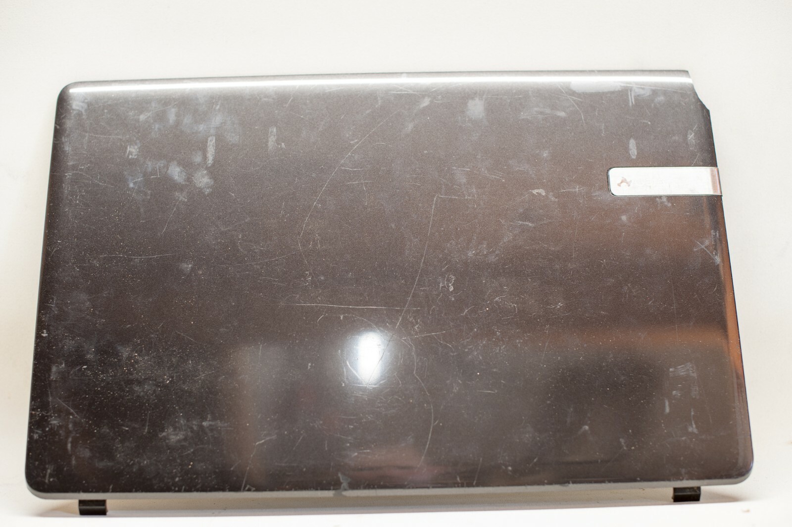 60.Y14N2.001 Gateway Lcd Back Cover NE56R31U-US NE56R41U-US NE56R15H-CA 60.Y14N2.001 Gateway Lcd Back Cover NE56R31U-US NE56R41U-US NE56R15H-CA