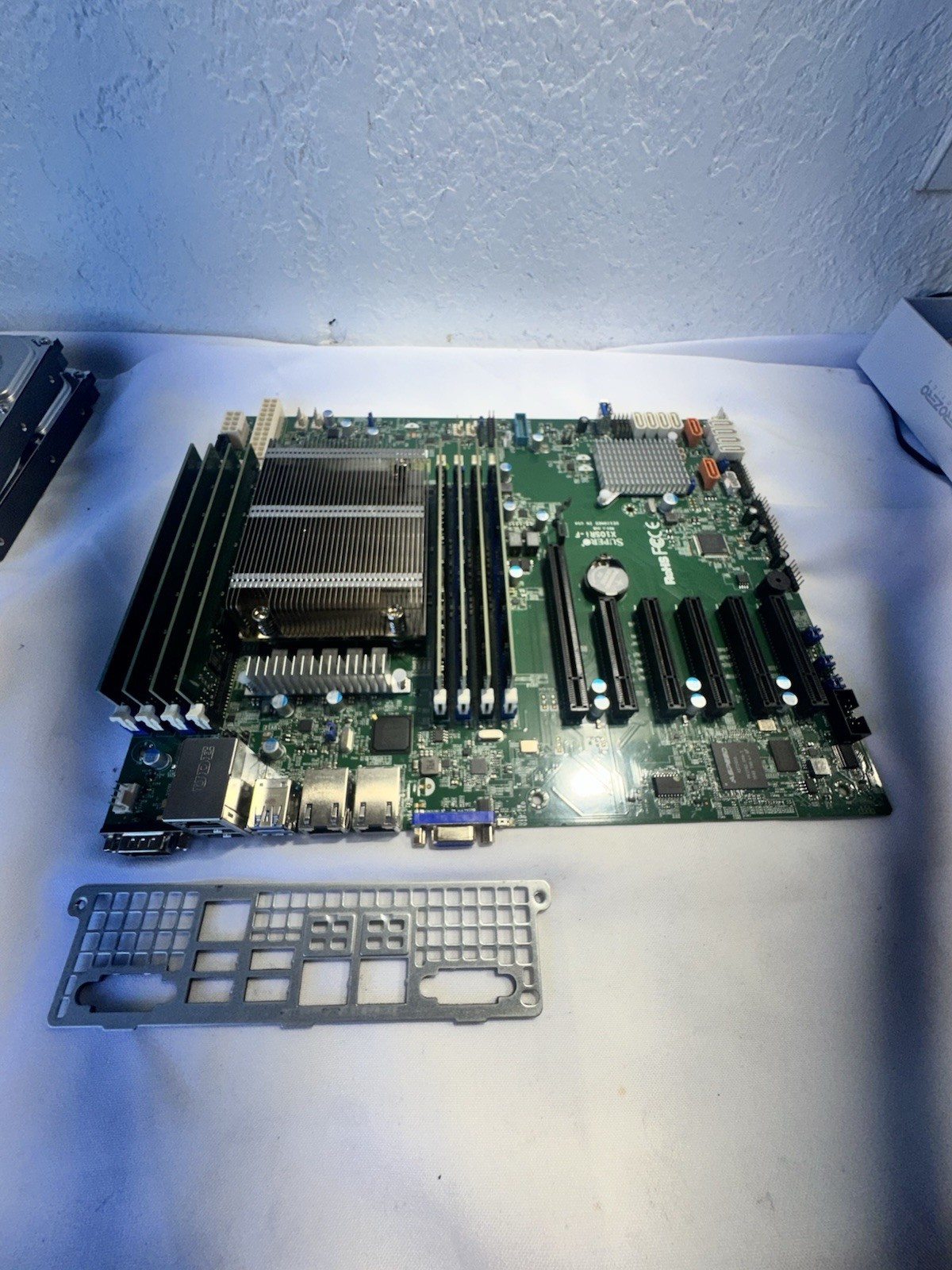 Supermicro X10SRi-F w/ CPU & RAM | Xeon E5-2640 v3 | 32GB DDR4 2666 ECC.#01 Supermicro X10SRi-F w/ CPU & RAM | Xeon E5-2640 v3 | 32GB DDR4 2666 ECC.#01