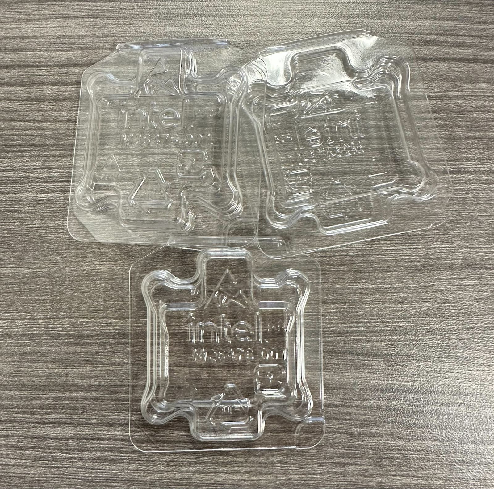 Intel Original CLAM SHELL LGA1700 CPU PROTECTIVE CASE (10PCS) Intel Original CLAM SHELL LGA1700 CPU PROTECTIVE CASE (10PCS)