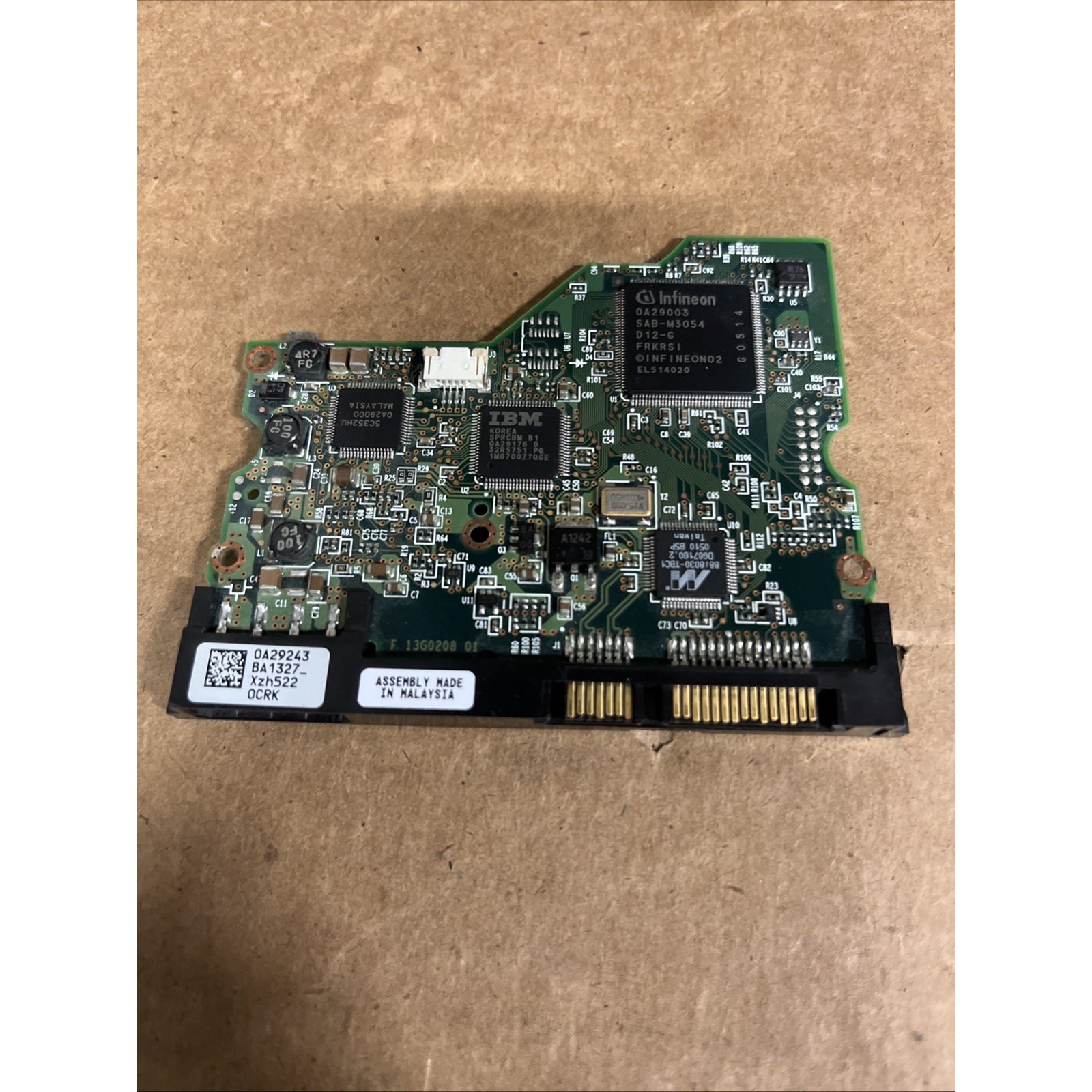 Hitachi HGST B 13G0208 01 0A29243 BA1327 PCB SATA 3.5 Hitachi HGST B 13G0208 01 0A29243 BA1327 PCB SATA 3.5