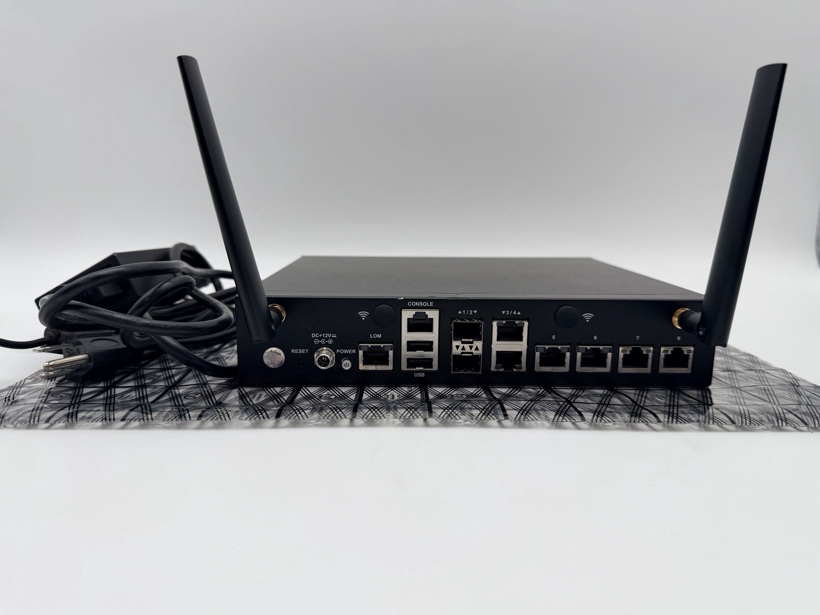 OPNsense Firewall 8-Core Atom C3758 4GB DDR4 RAM 64GB SSD 8x 1Gbe QAT AES-NI VPN OPNsense Firewall 8-Core Atom C3758 4GB DDR4 RAM 64GB SSD 8x 1Gbe QAT AES-NI VPN