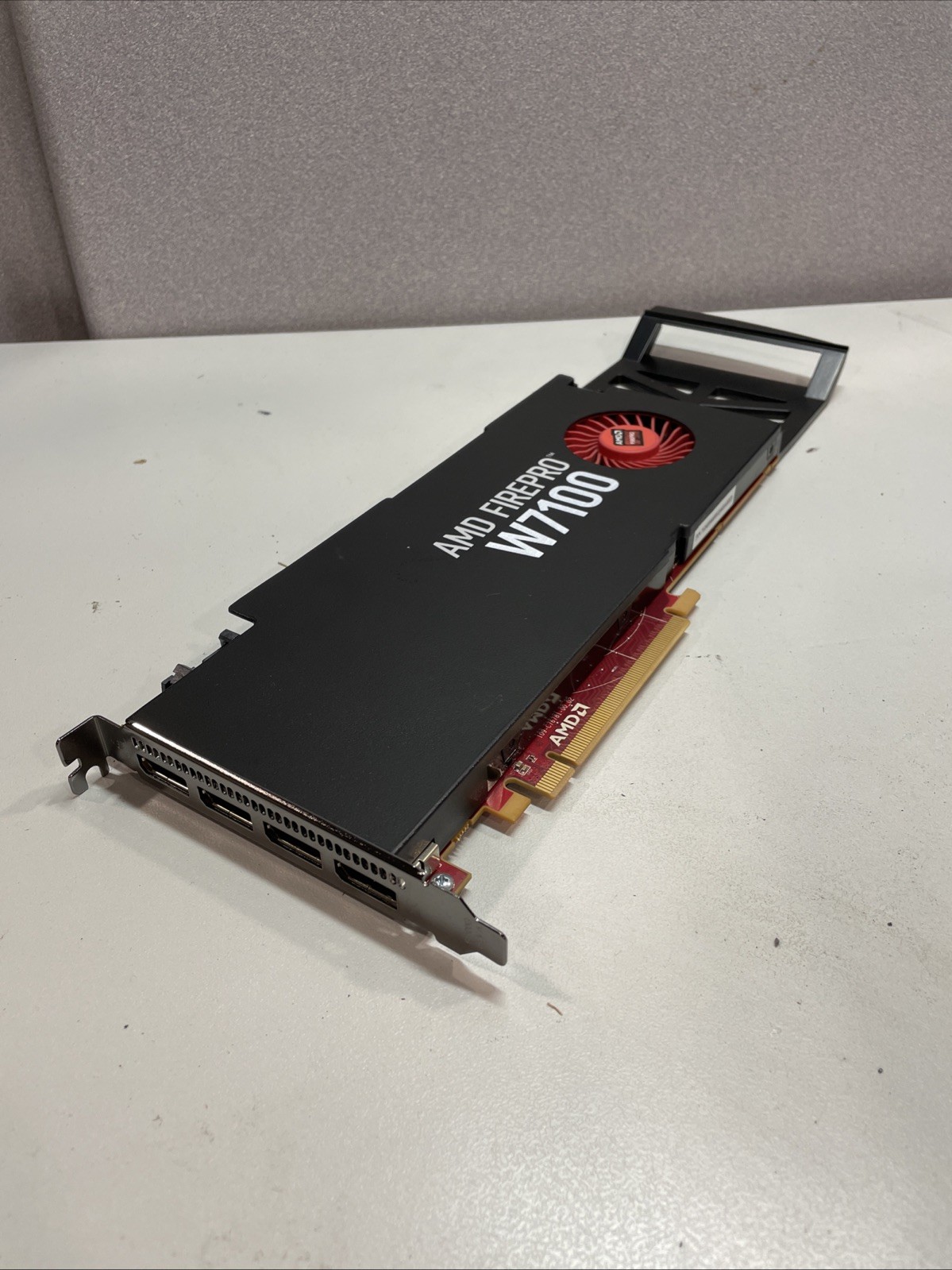 AMD FirePro W7100 8GB GDDR5 PCIe x16 4xDisplayPort Video Graphics Card AMD FirePro W7100 8GB GDDR5 PCIe x16 4xDisplayPort Video Graphics Card