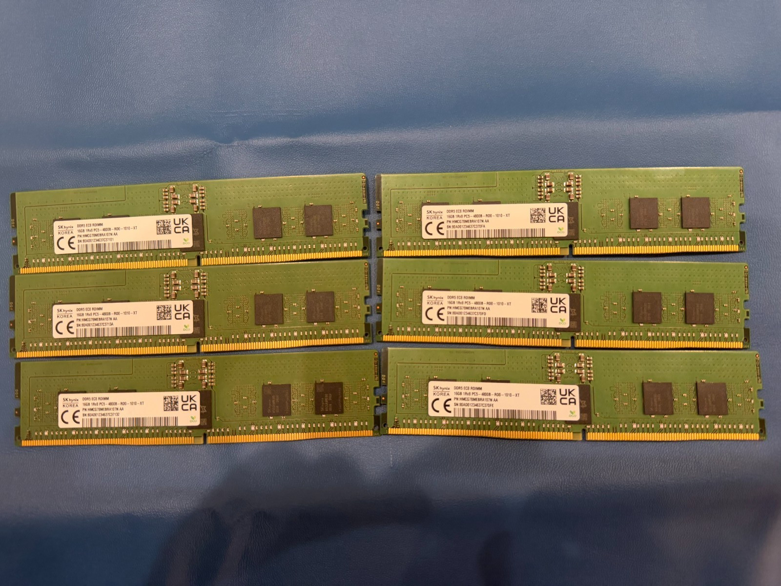 SK hynix 16GB DDR5-4800 ECC RDIMM 1Rx8 HMCG78MEBRA107N AA Server RAM
