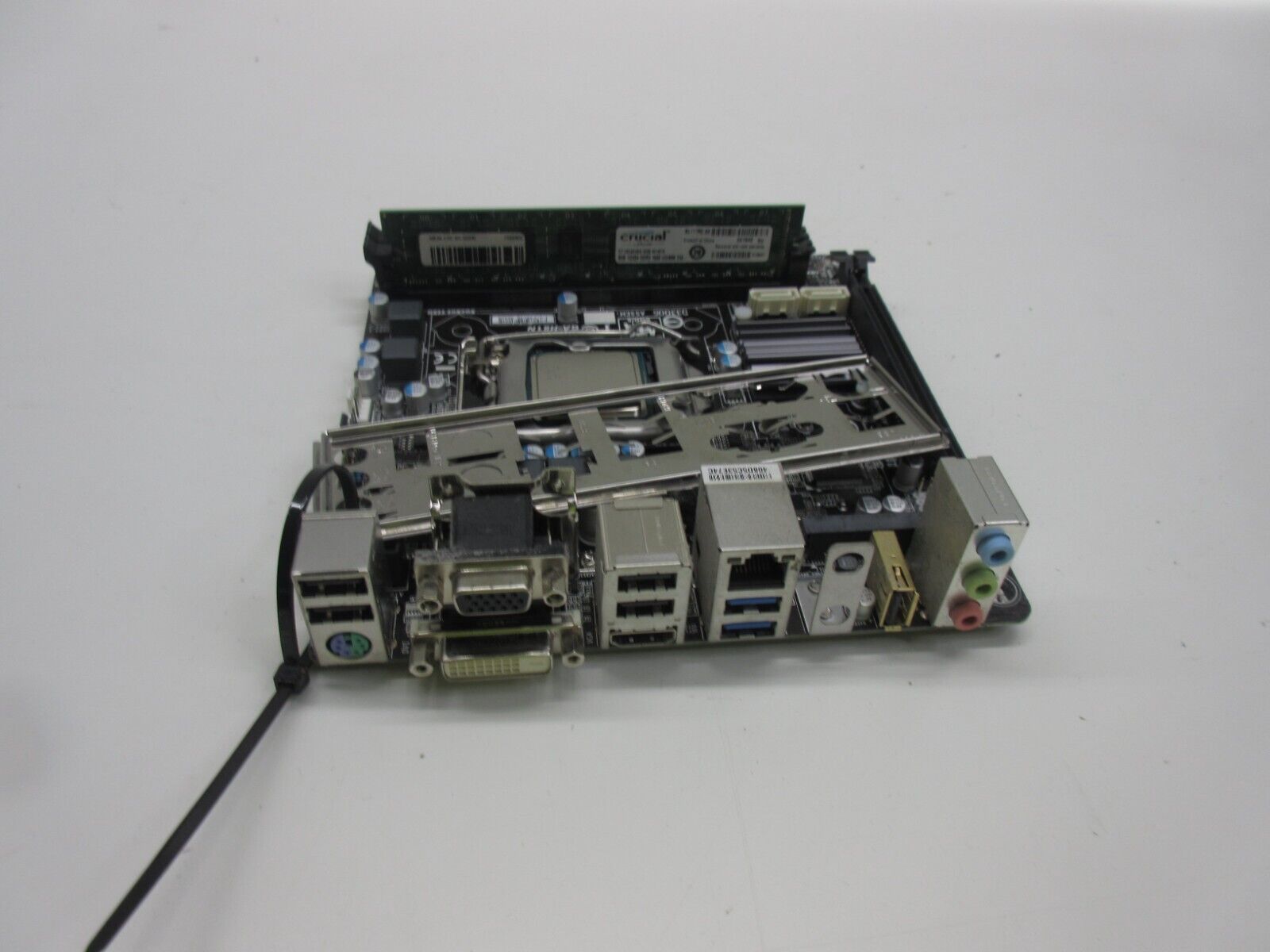 Gigabyte GA-H81N Mini-ITX Motherboard w/ Intel Core i5-4400 8GB Ram