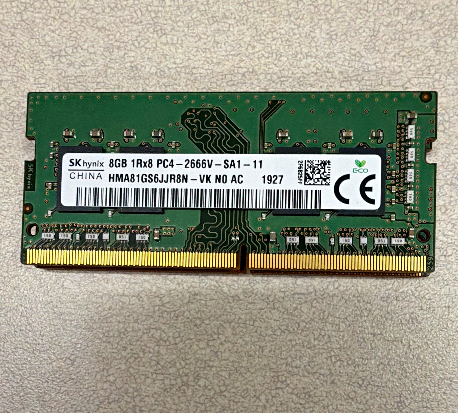 SK hynix 8GB DDR4 SO-DIMM PC4-2666V 260-Pin Unbuffered RAM HMA81GS6JJR8N-VK SK hynix 8GB DDR4 SO-DIMM PC4-2666V 260-Pin Unbuffered RAM HMA81GS6JJR8N-VK