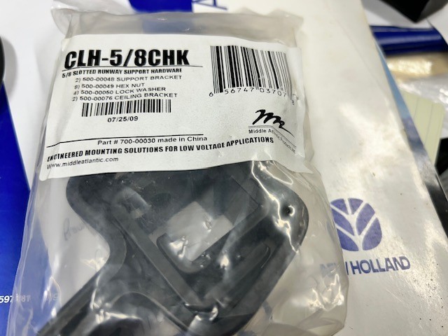 (Lot of 23) SLOTTED RUNWAY SUPPORT 5/8\ (Lot of 23) SLOTTED RUNWAY SUPPORT 5/8\