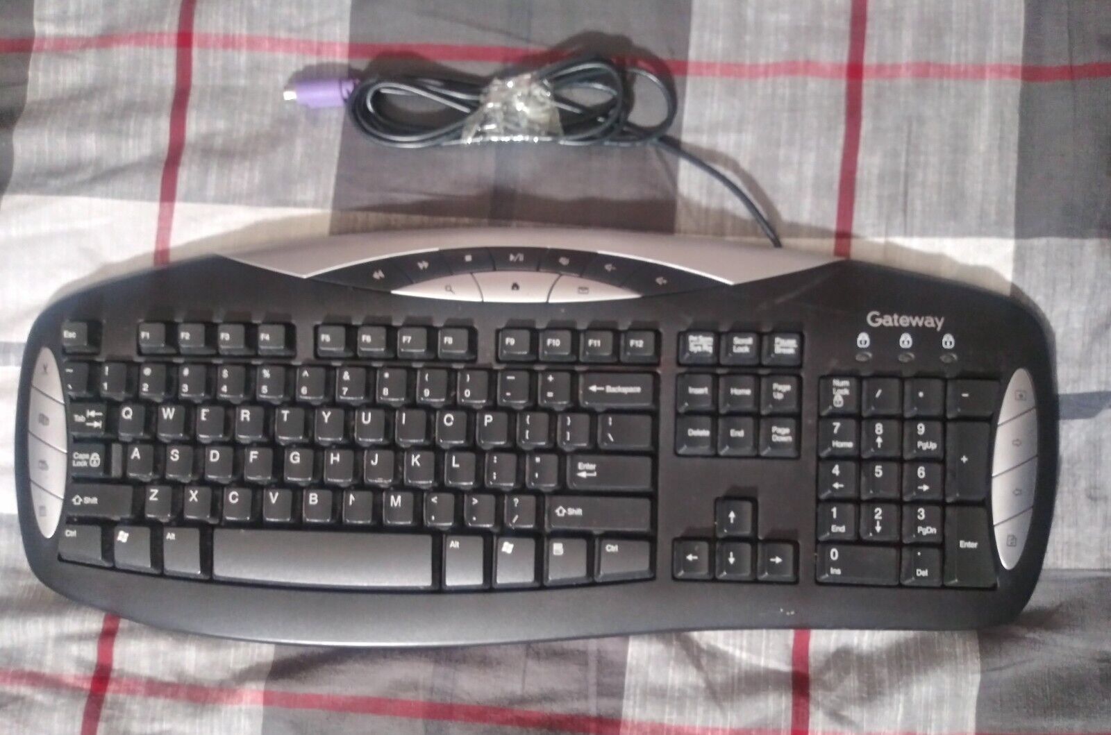 Vintage OEM Gateway (SK-9922) PS/2 Wired Black  Keyboard, Tested