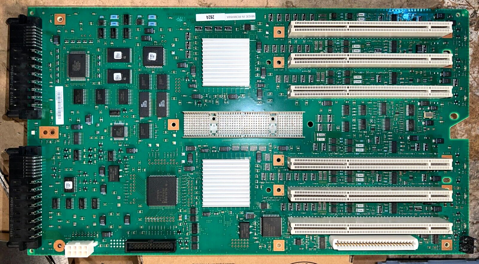 IBM 80P6626 / 80P66267 I/O Drawer Backplane Board for 9411-100 IBM 80P6626 / 80P66267 I/O Drawer Backplane Board for 9411-100