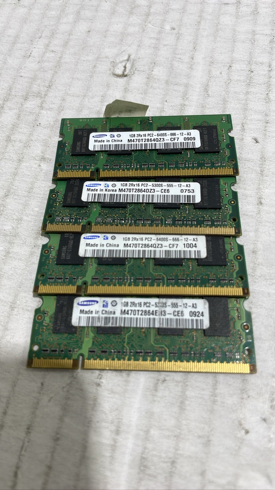 Samsung 1GB DDR2 SODIMM 200-Pin PC2-6400S PC2-5300S RAM Lot Of 4