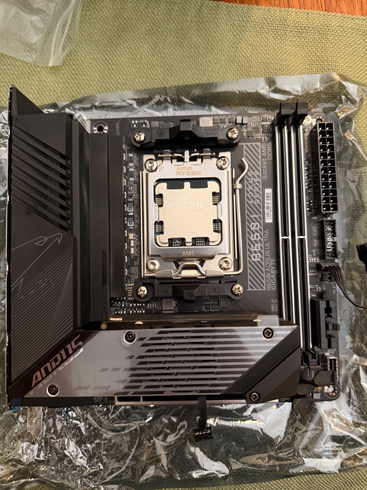 AMD 7800X3D & Gigabyte Aorus Ultra B650i AMD 7800X3D & Gigabyte Aorus Ultra B650i