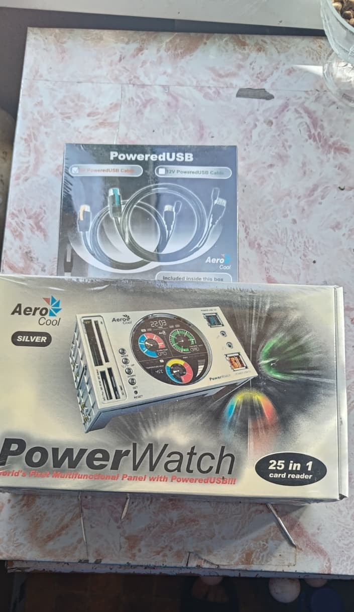 AEROCOOL POWERWATCH 2x 5.25 bay worlds first multipanel with powered usbVintage