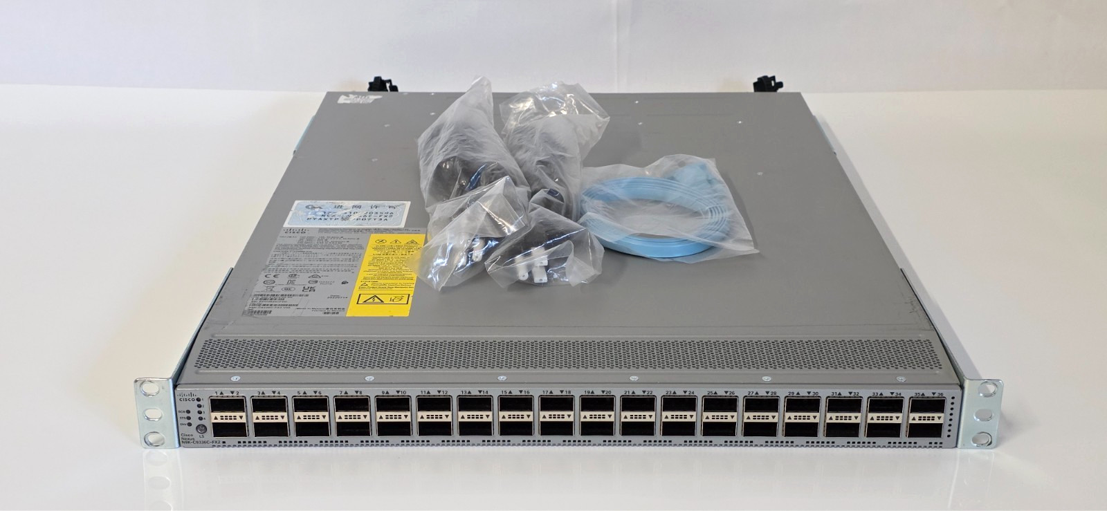 Cisco Nexus N9K-C9336C-FX2 36 Port 40/100-Gbps QSFP28 Dual PSU Port Side Intake Cisco Nexus N9K-C9336C-FX2 36 Port 40/100-Gbps QSFP28 Dual PSU Port Side Intake