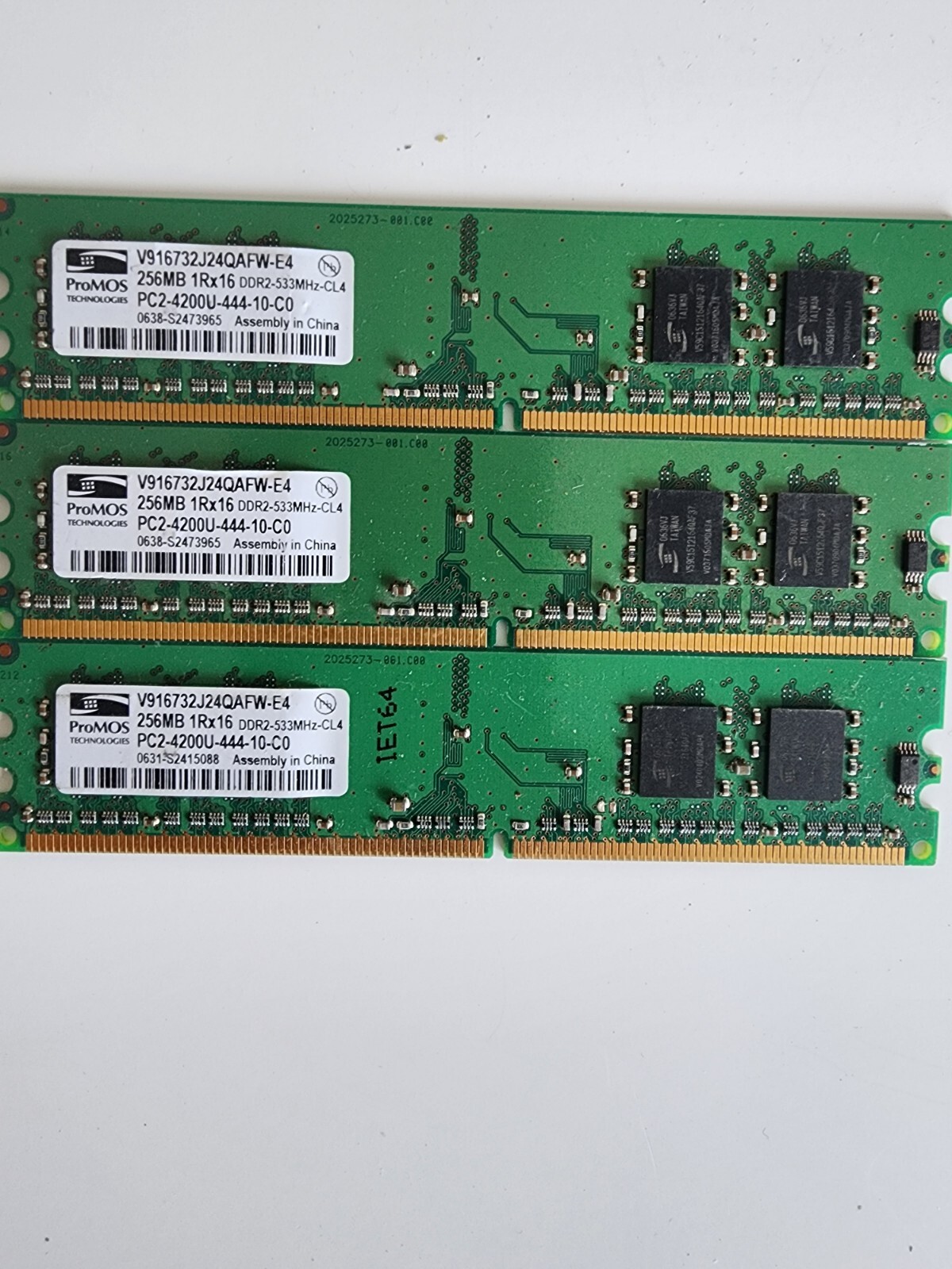 Promos V916732J24QAFW-E4 Pack of 3 x 256MB PC2-4200U-444-10-C0 Desktop Memory Promos V916732J24QAFW-E4 Pack of 3 x 256MB PC2-4200U-444-10-C0 Desktop Memory