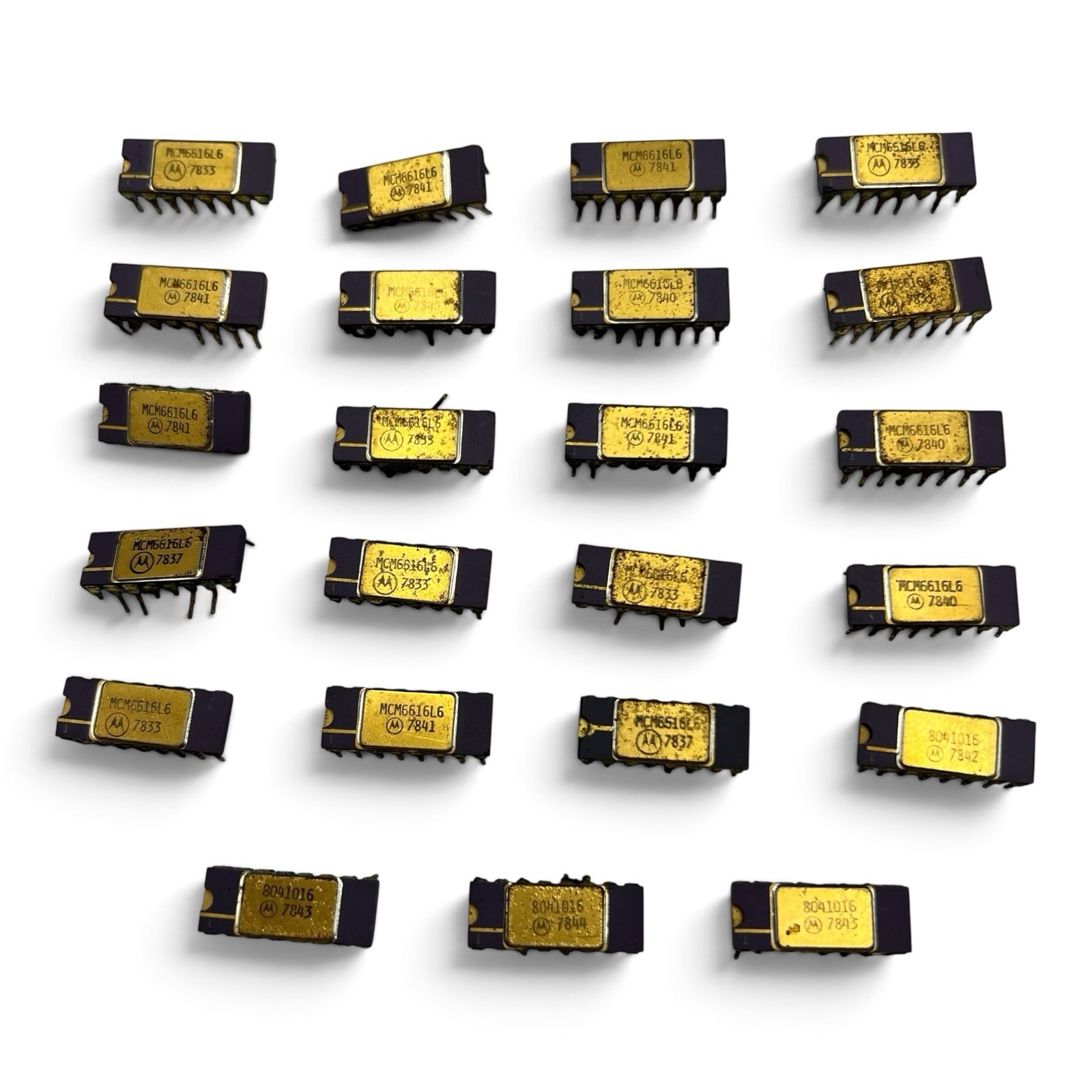 Vintage Motorola MCM6616L6 4116 Ceramic RAM IC Lot of 23 16K 1978 Gold