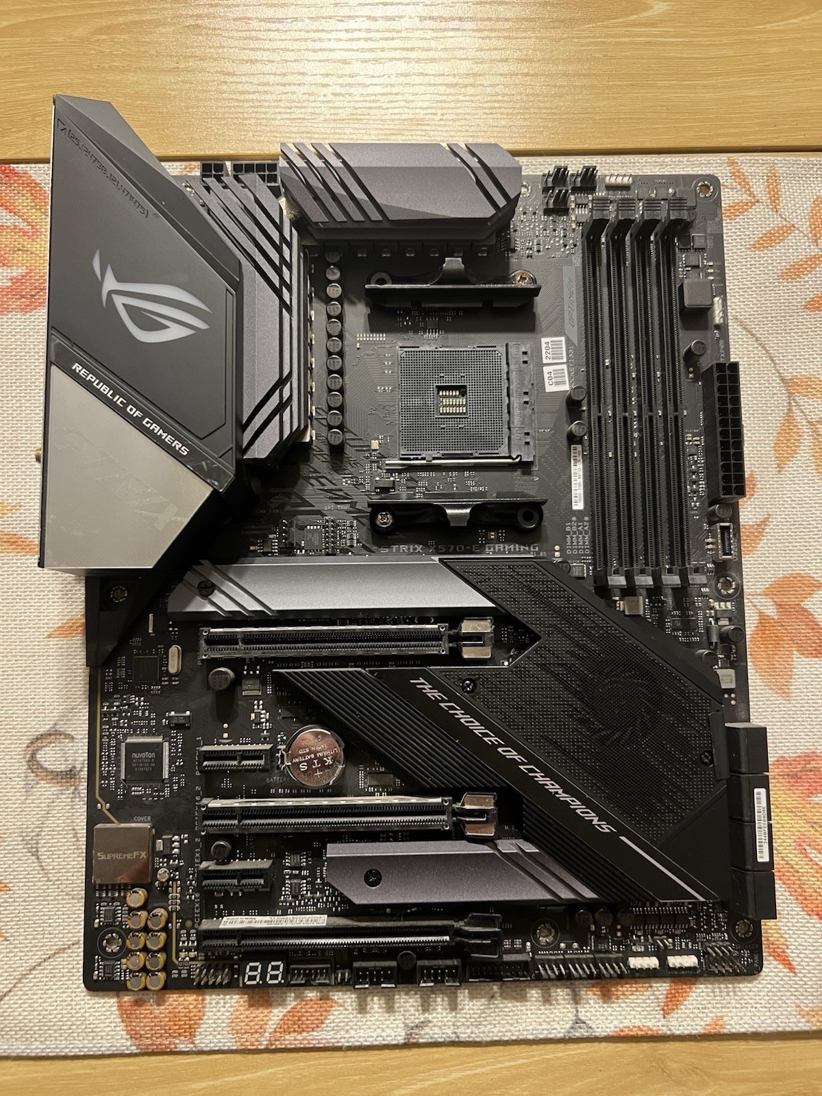 ASUS ROG Strix X570-E Gaming AM4 Motherboard ASUS ROG Strix X570-E Gaming AM4 Motherboard