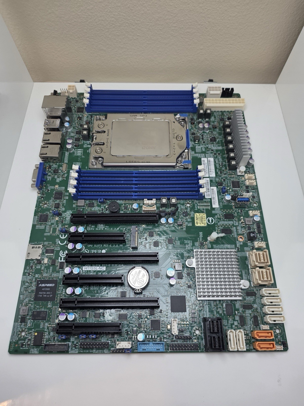 Supermicro H11SSL-NC SP3/LGA 4094 ATX AMD EPYC 7601 Server Motherboard CPU Combo