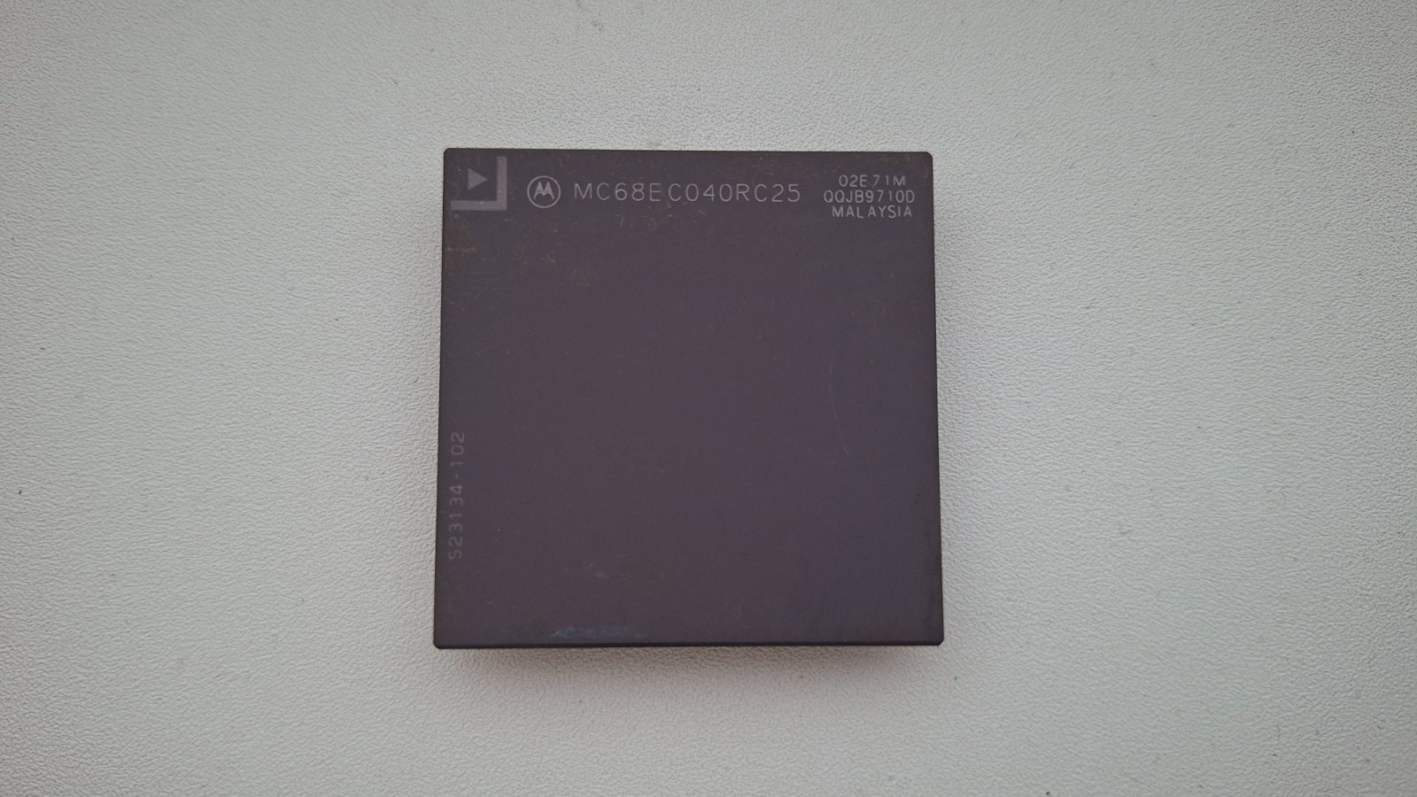 Motorola MC68EC040RC25 68040 02E71M vintage CPU GOLD Apple Macintosh AMIGA