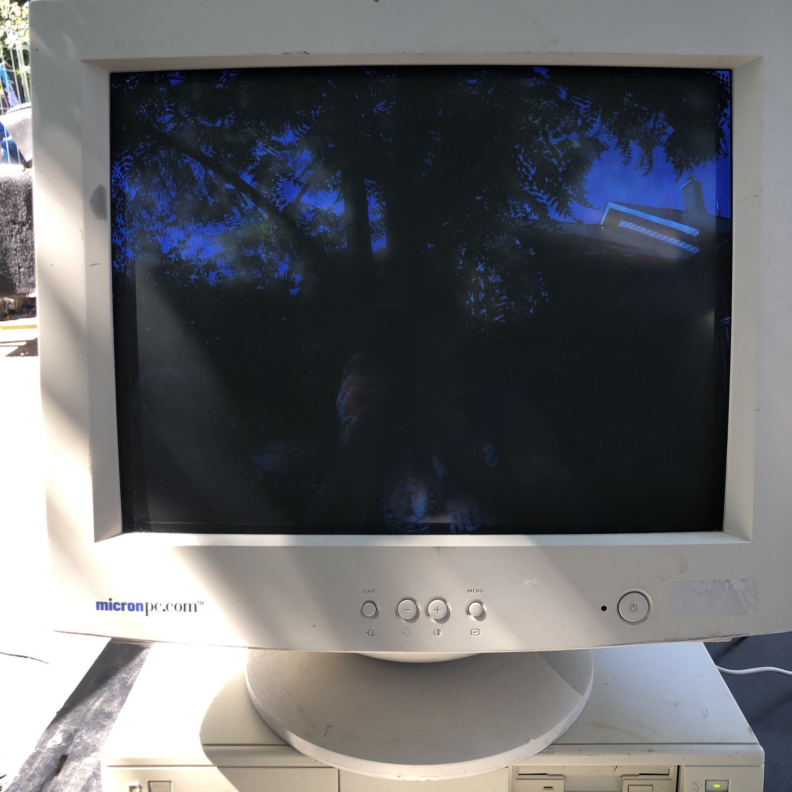 Vintage - MICRON 700ex MONITOR - retro gaming PC - WORKS W/ DECpc 316sx Drive. Vintage - MICRON 700ex MONITOR - retro gaming PC - WORKS W/ DECpc 316sx Drive.