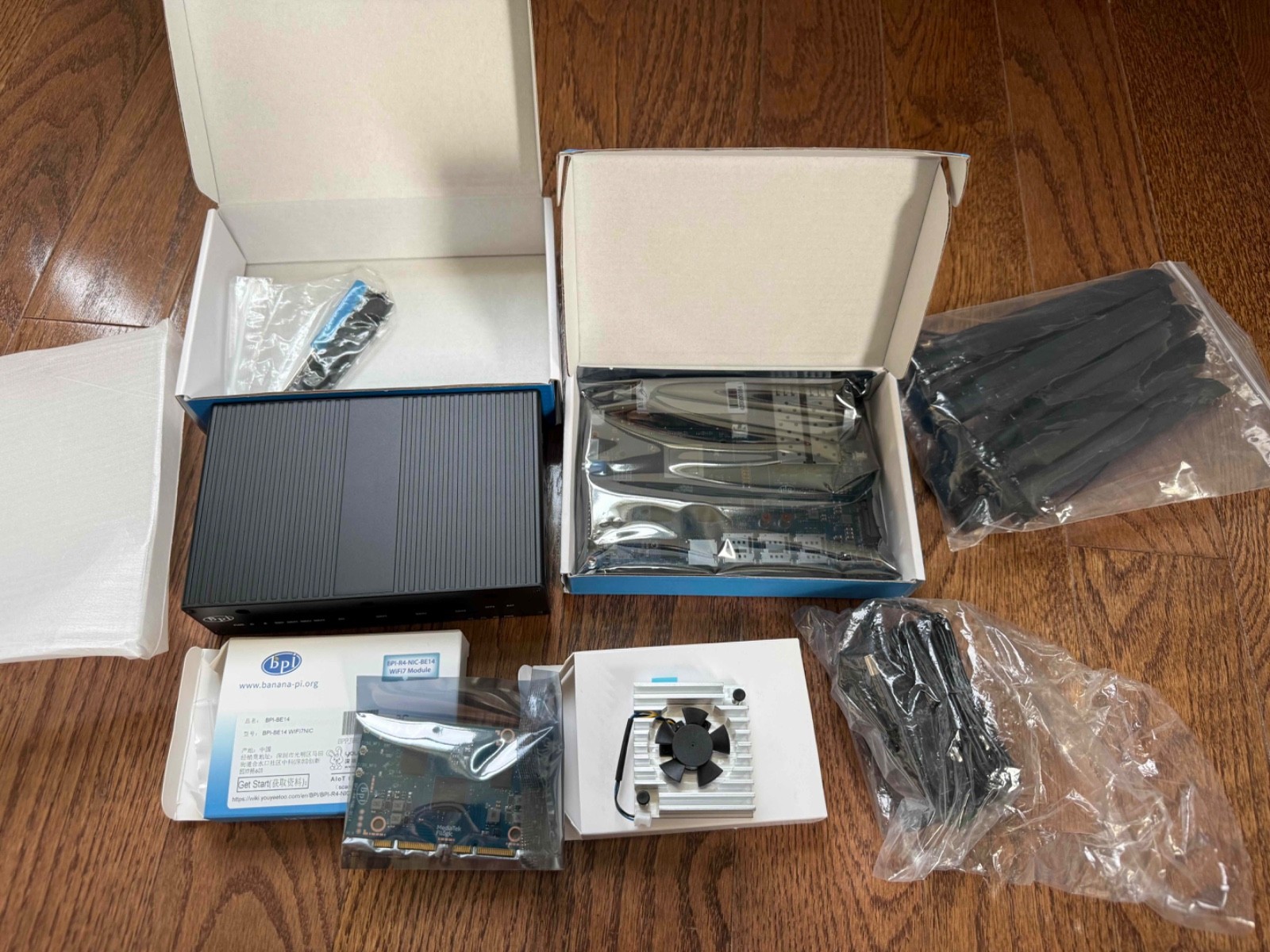 NEW Banana pi BPi-R4 WiFi 7 MediaTek MT7988A OpenWRT Tri Band Router 8GB RAM NEW Banana pi BPi-R4 WiFi 7 MediaTek MT7988A OpenWRT Tri Band Router 8GB RAM