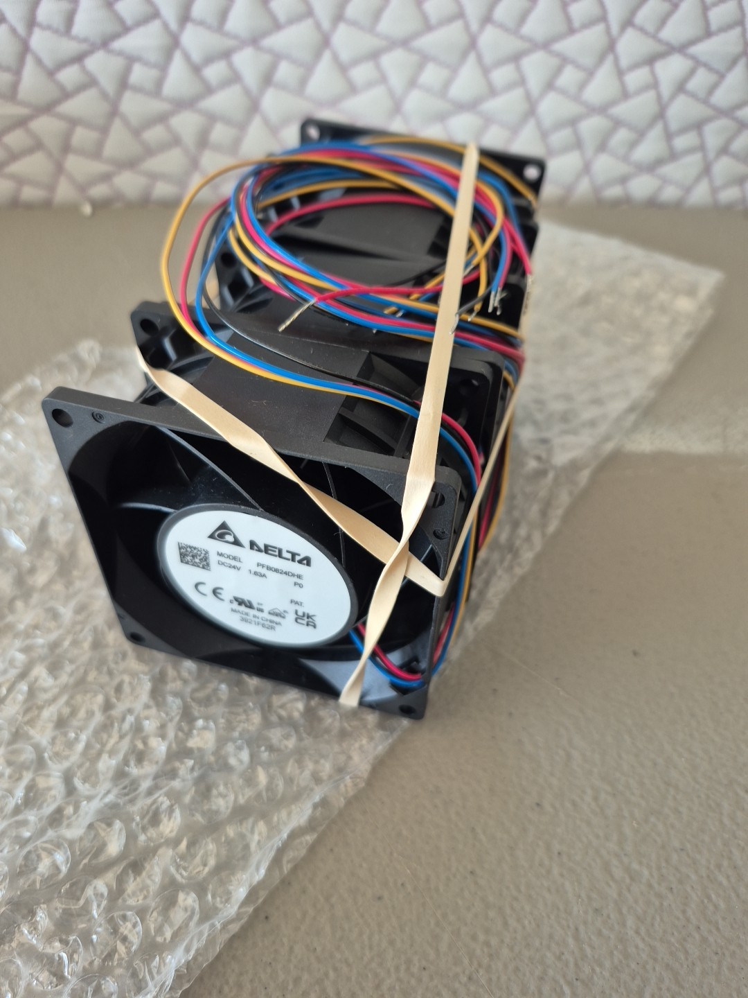 Delta PFB0824DHE DC 24V 1.63A 4-pin Cooling Fan LOT OF 4 Delta PFB0824DHE DC 24V 1.63A 4-pin Cooling Fan LOT OF 4