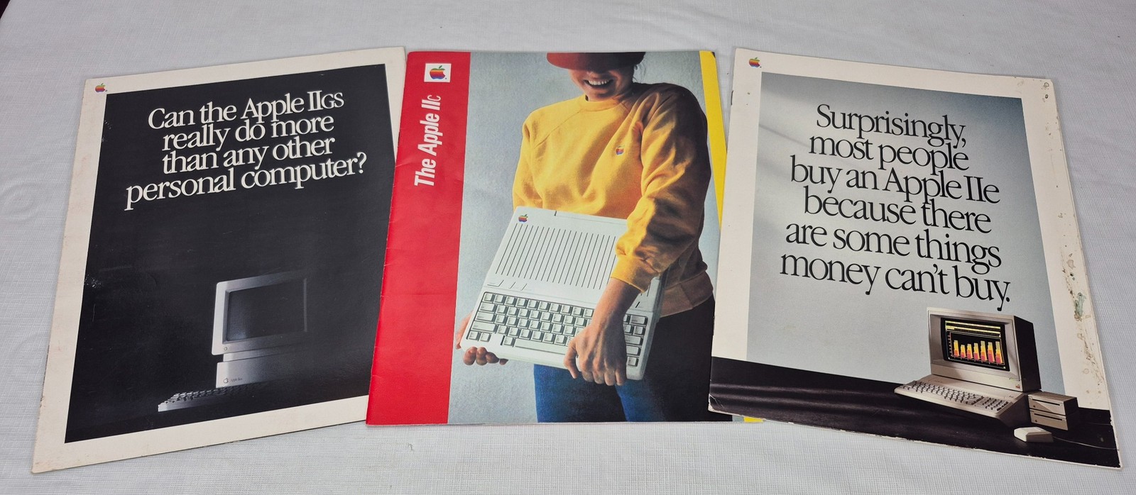 Vintage APPLE COMPUTERS IIC, IIGS, IIe Brochures Lot 1980\'s Vintage APPLE COMPUTERS IIC, IIGS, IIe Brochures Lot 1980\'s
