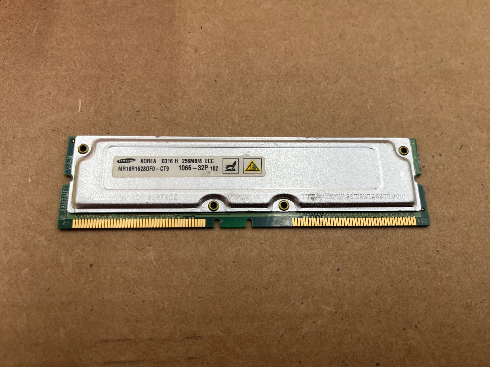 MR18R1628DF0-CT9 Samsung 256MB Rambus ECC PC 1066 1066Mhz MR18R1628DF0-CT9 Samsung 256MB Rambus ECC PC 1066 1066Mhz