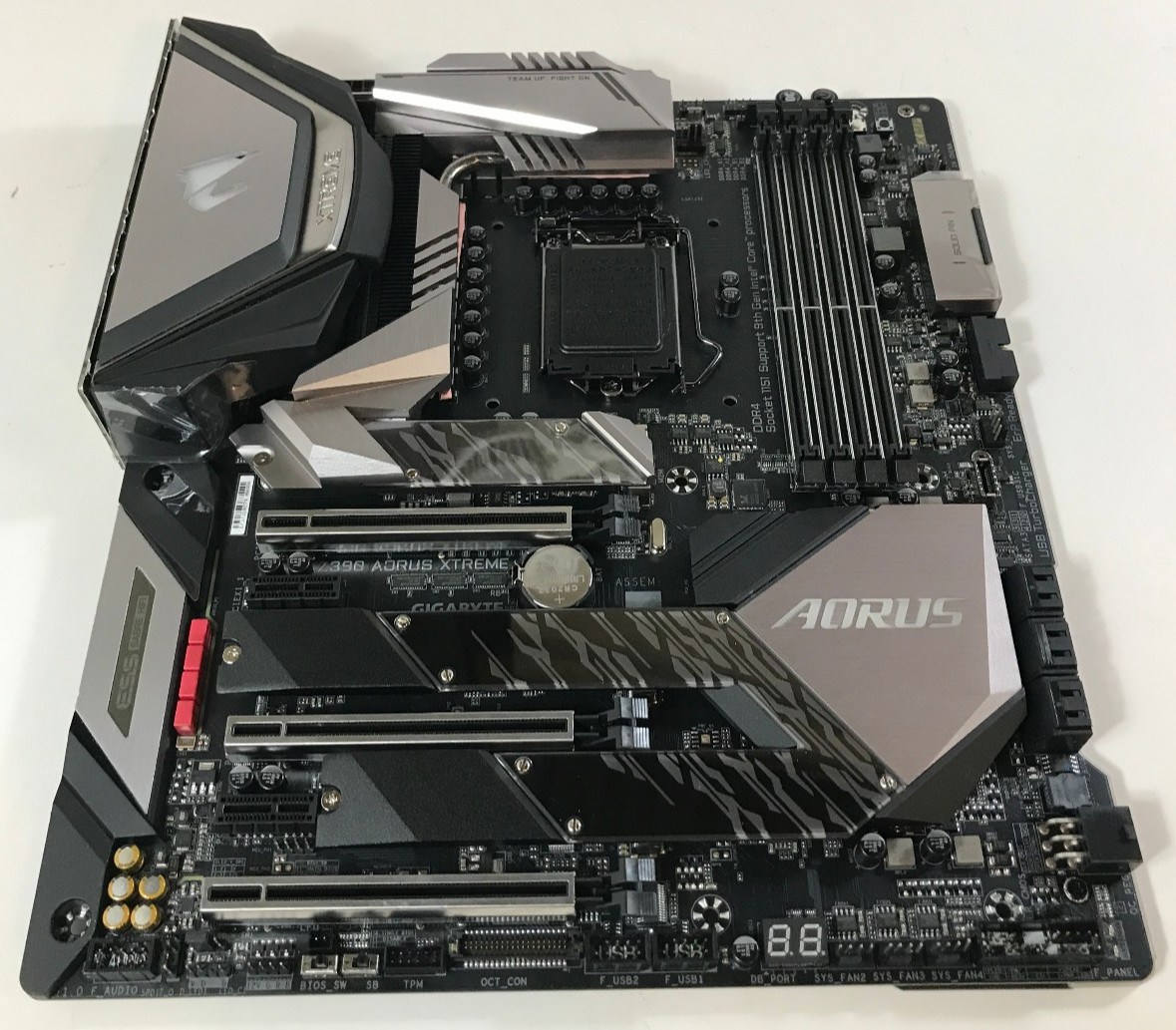 Gigabyte Z390 AORUS Xtreme (Intel LGA1151/Z390) Motherboard #0595 Gigabyte Z390 AORUS Xtreme (Intel LGA1151/Z390) Motherboard #0595
