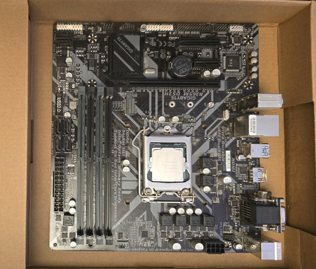 GIGABYTE B365M DS3H MicroATX LGA1151 + Intel Core i5-9400F