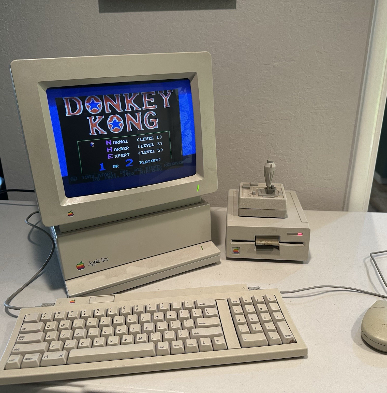 Vintage Apple IIgs Computer System Complete Monitor, Mouse Keyboard Drive Joysti Vintage Apple IIgs Computer System Complete Monitor, Mouse Keyboard Drive Joysti
