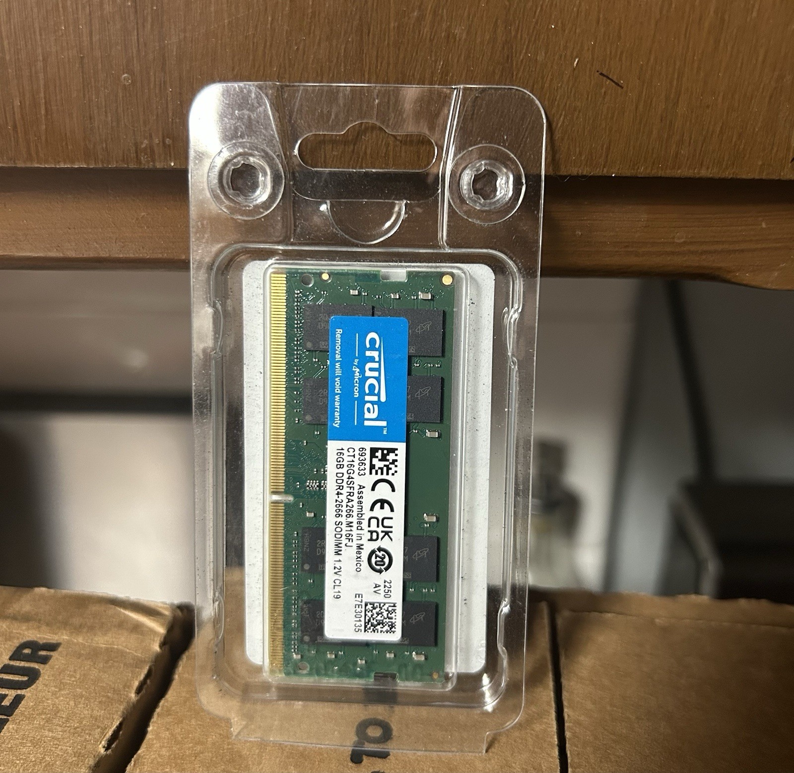 Crucial 16GB DDR4 2666 MT/s (PC4-21300) SODIMM 260-Pin Memory - CT16G4SFRA266 Crucial 16GB DDR4 2666 MT/s (PC4-21300) SODIMM 260-Pin Memory - CT16G4SFRA266