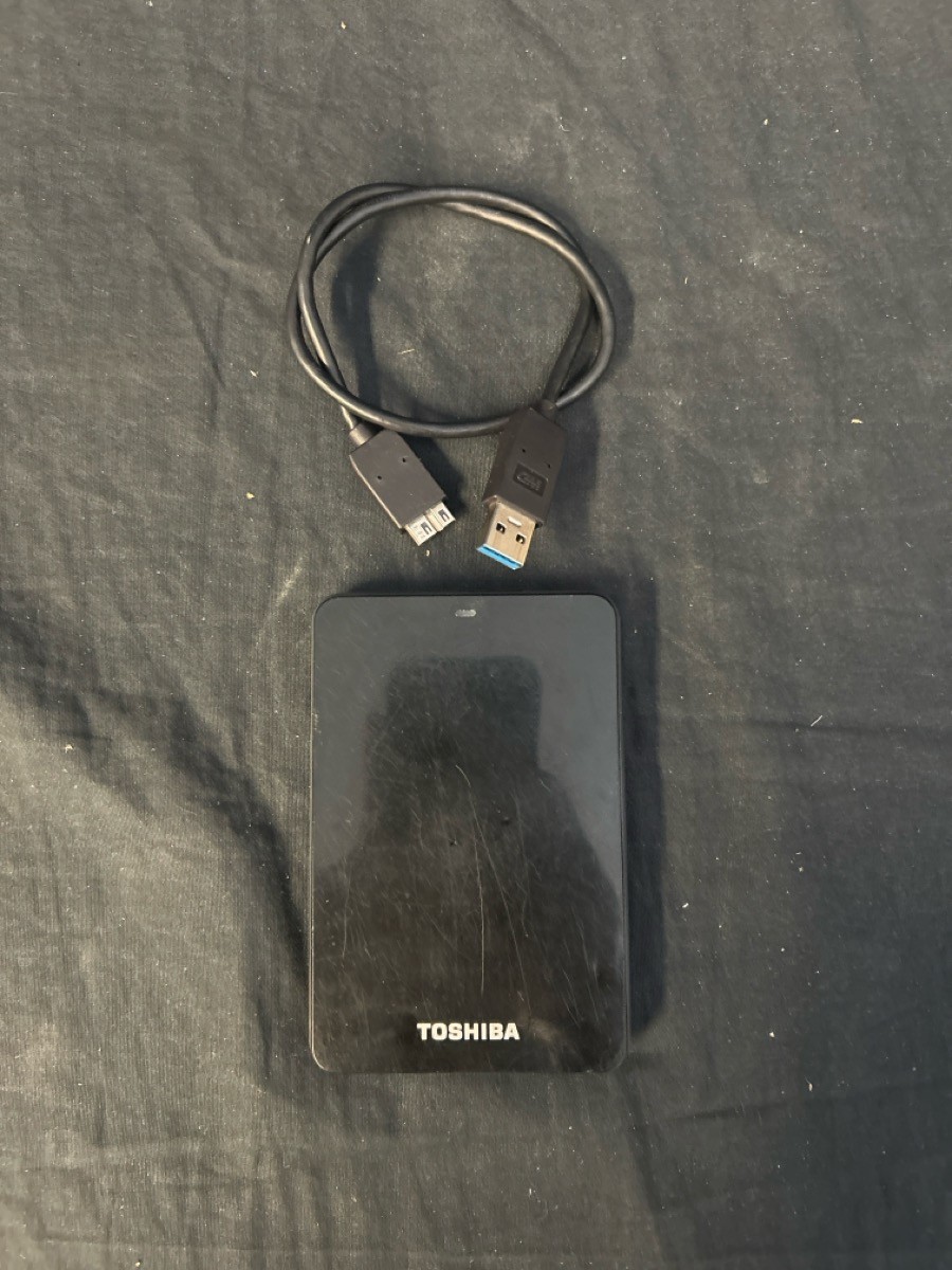 TOSHIBA V63600-A 500GB EXTERNAL HARD DRIVE (I-14322) TOSHIBA V63600-A 500GB EXTERNAL HARD DRIVE (I-14322)