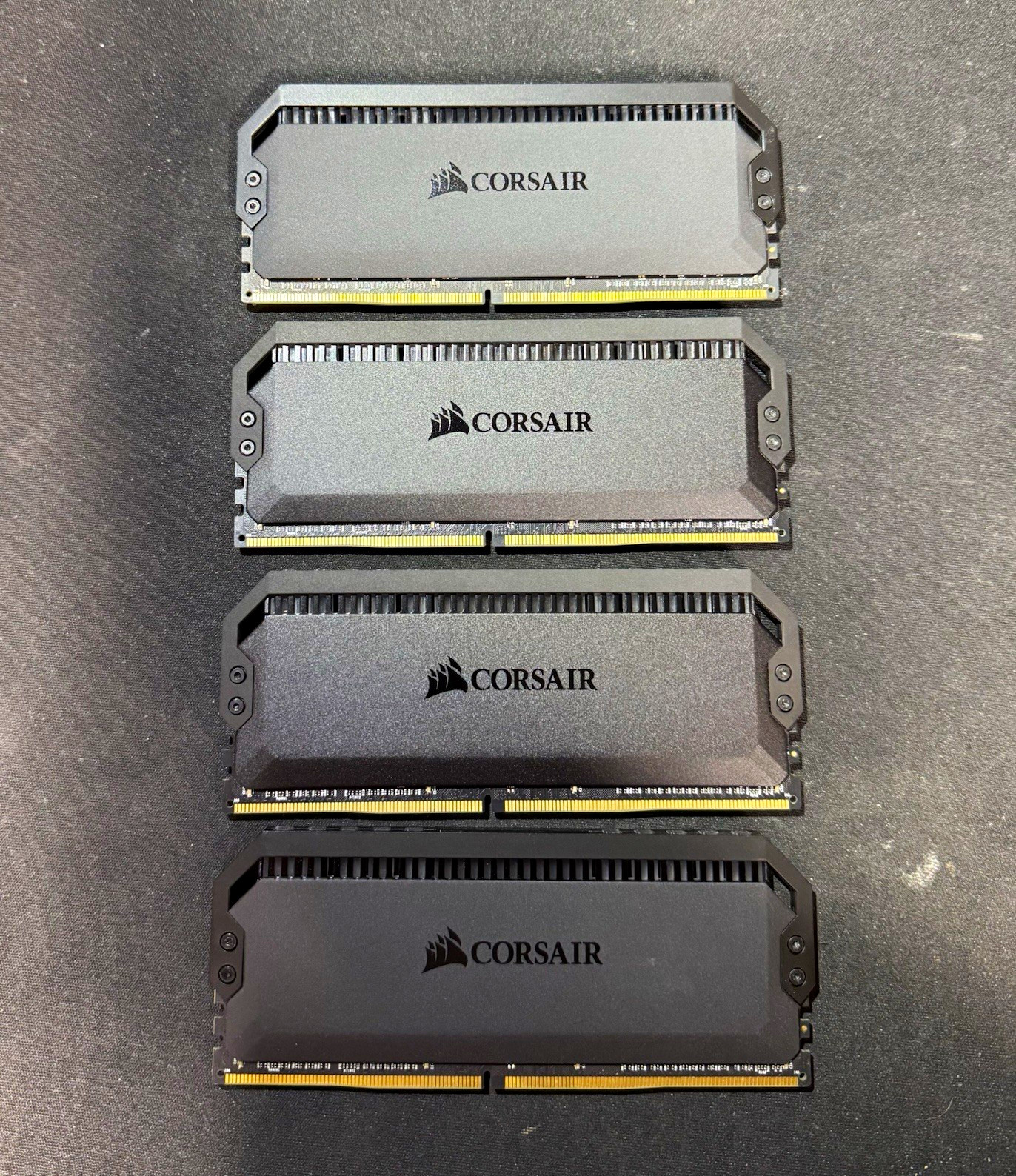 Corsair Dominator platinum DDR4 (4x 16GB) 3200MHz Memory RAM Modules