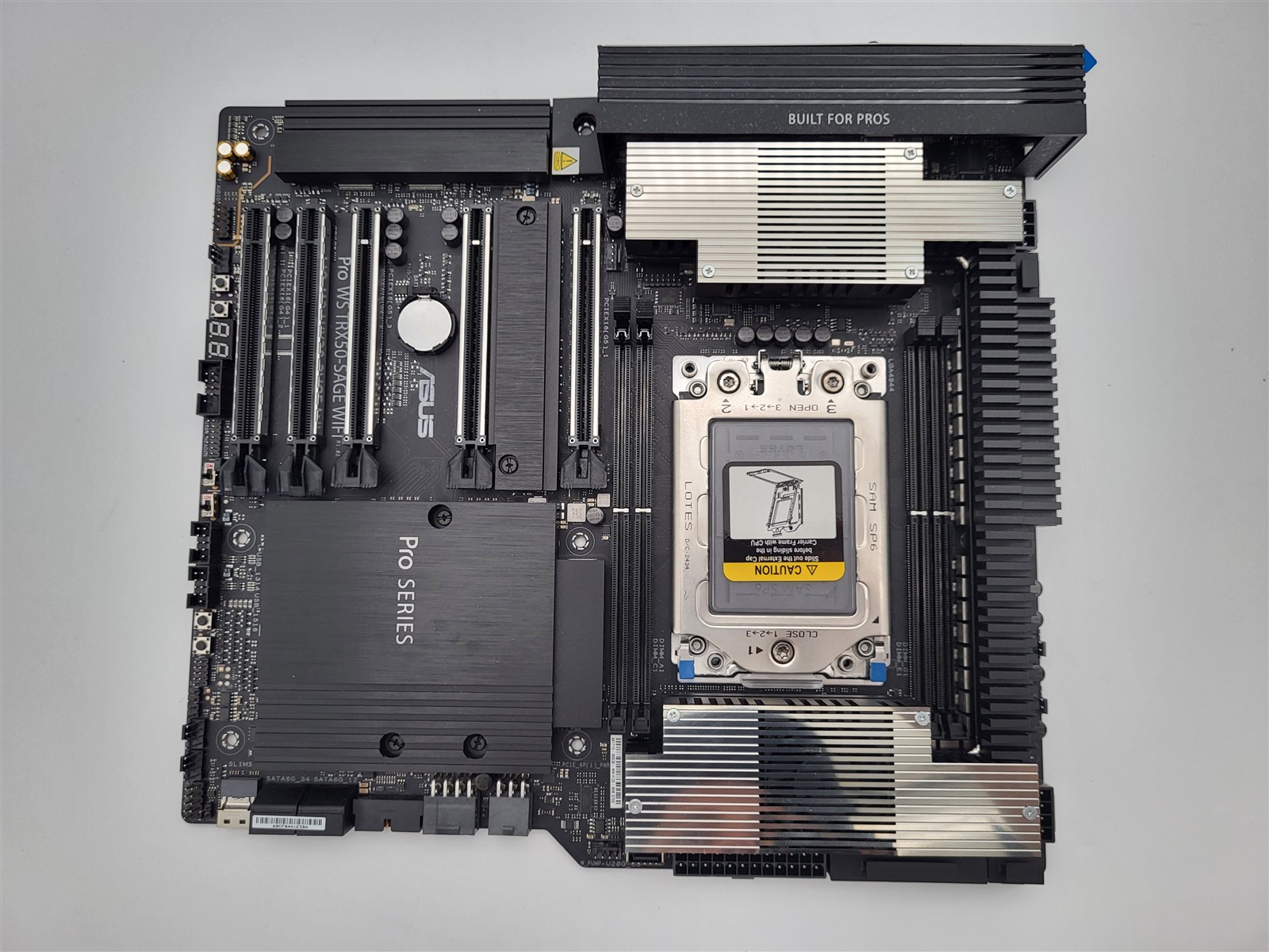 ASUS Pro WS TRX50-SAGE WIFI CEB Workstation Motherboard AMD PRO 7000 WX ECC DDR5 ASUS Pro WS TRX50-SAGE WIFI CEB Workstation Motherboard AMD PRO 7000 WX ECC DDR5