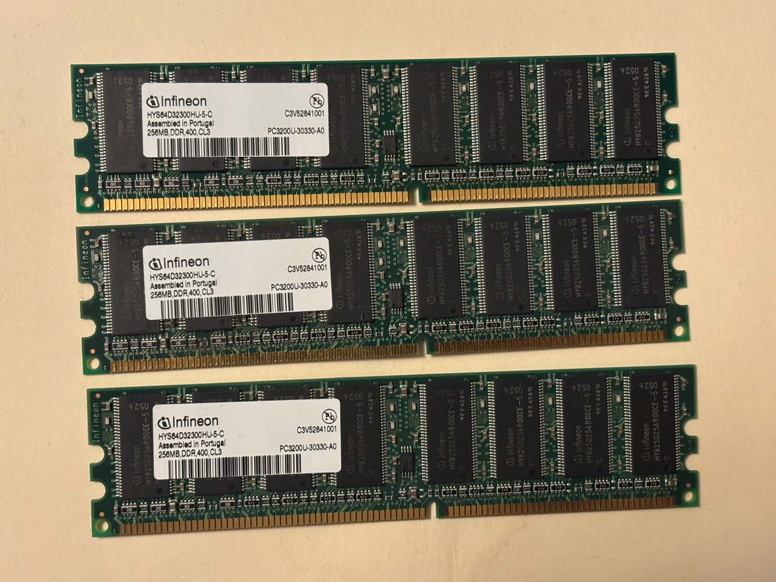 3x 256mb Infineon DDR Ram CL3 HYS64D32300HU-5-C 3x 256mb Infineon DDR Ram CL3 HYS64D32300HU-5-C