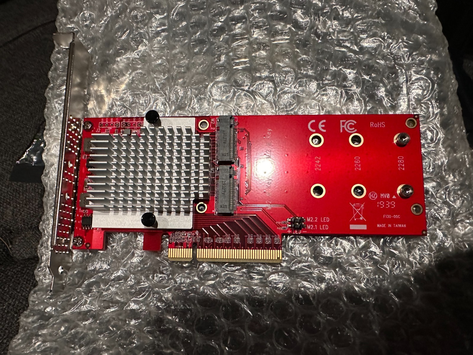 StarTech PEX8M2E2 PCIe Dual M.2 NVMe SSD Adapter Card 32Gbps StarTech PEX8M2E2 PCIe Dual M.2 NVMe SSD Adapter Card 32Gbps