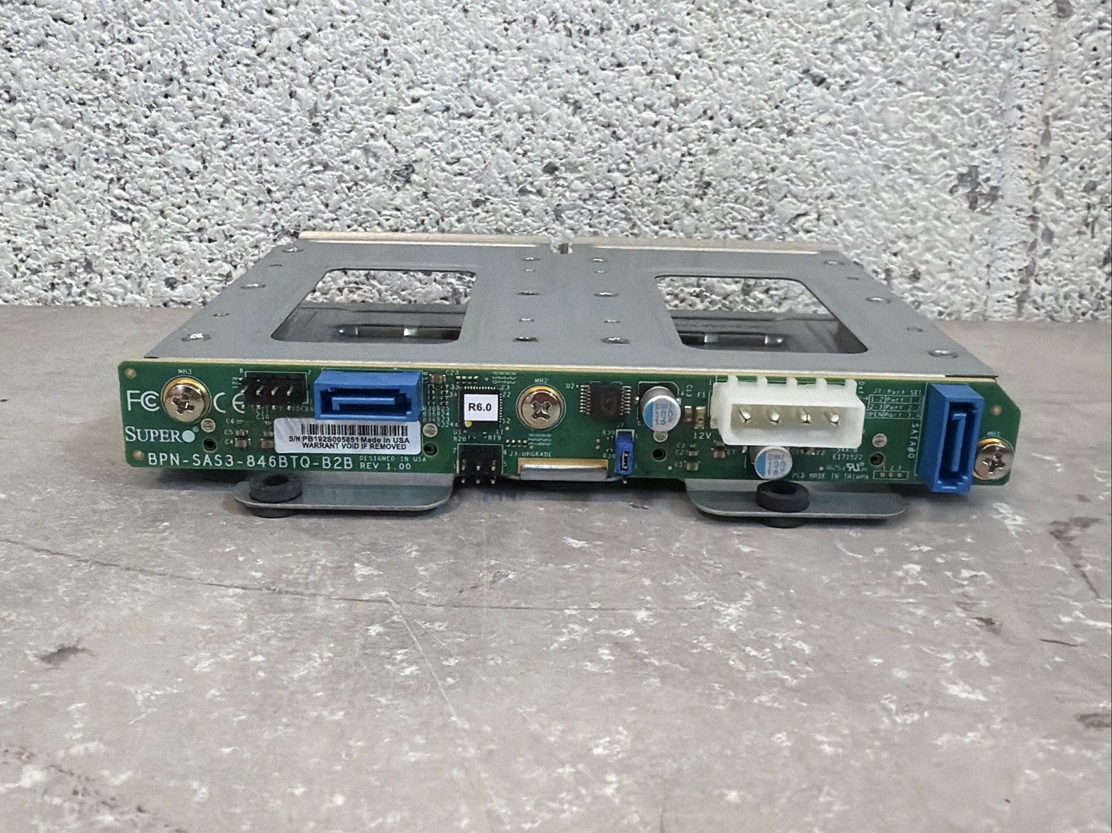 Supermicro BPN-SAS3-846BTQ-B2B / 2-Bay 2.5 Supermicro BPN-SAS3-846BTQ-B2B / 2-Bay 2.5