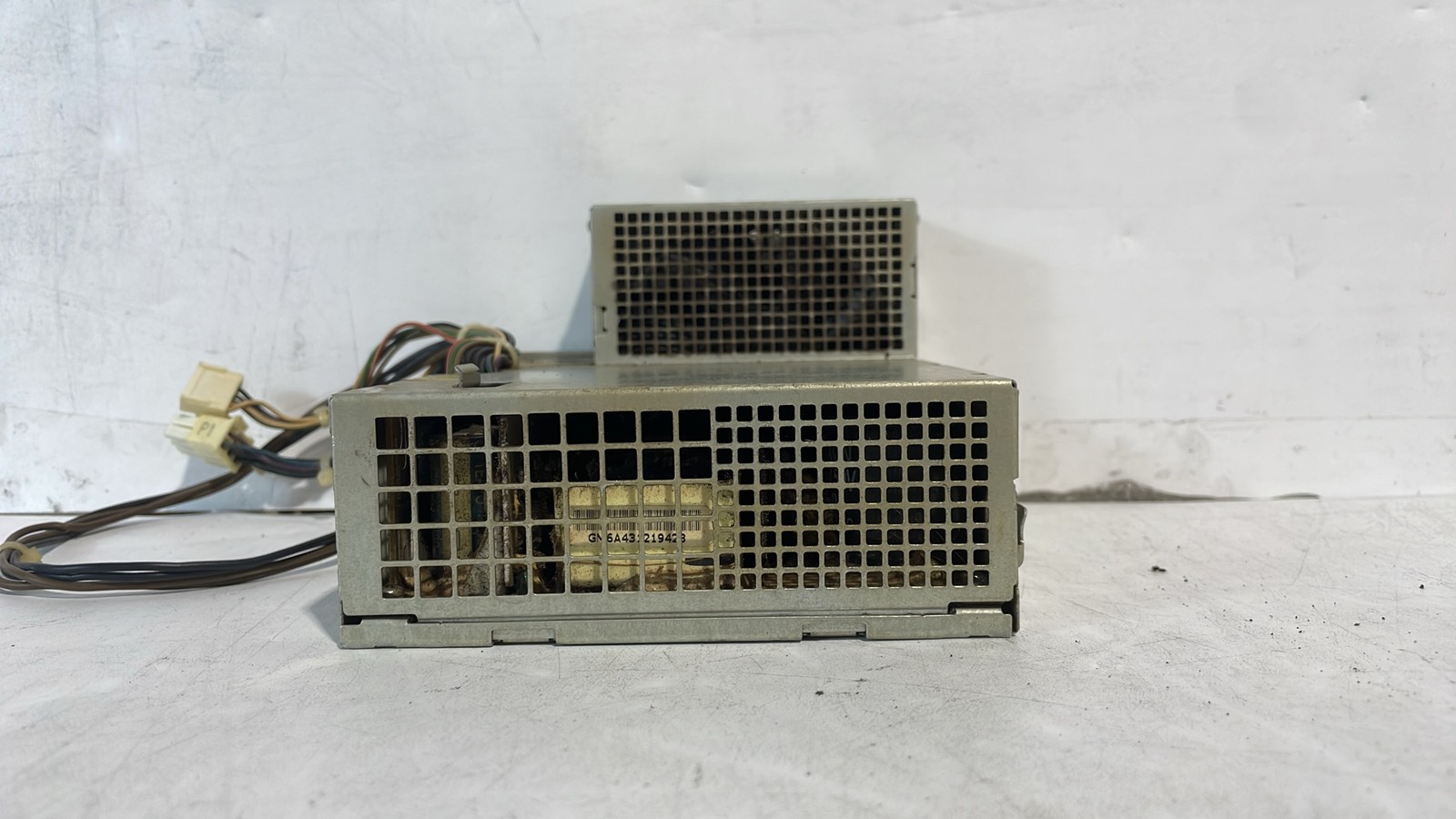 HP 503376-001 HP-D2402E0 240W SFF Desktop Power Supply PSU 508152-001 HP 503376-001 HP-D2402E0 240W SFF Desktop Power Supply PSU 508152-001