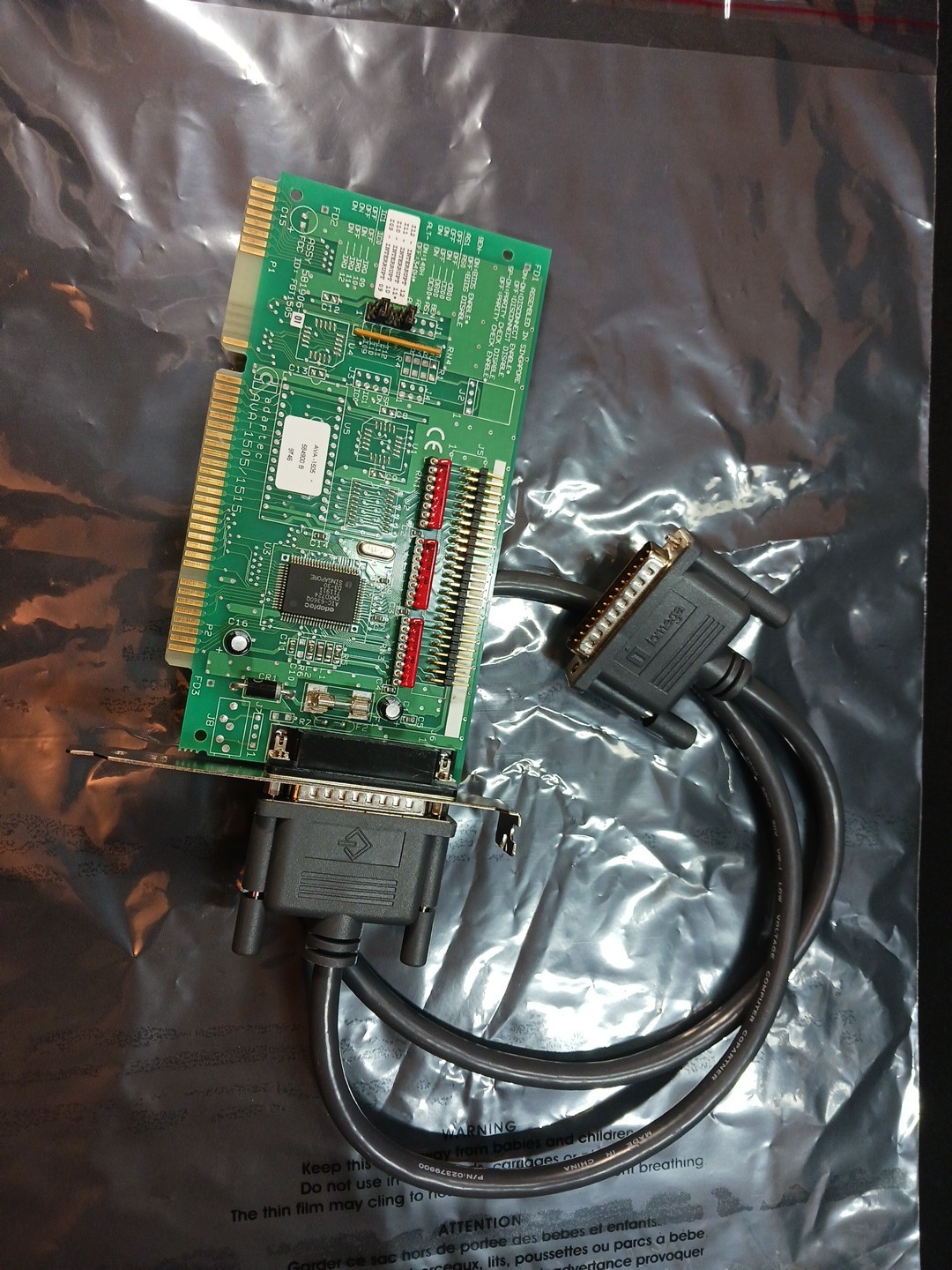 Adaptec AVA-1505/1515 AT to SCSI Host Adapter with Cable Adaptec AVA-1505/1515 AT to SCSI Host Adapter with Cable